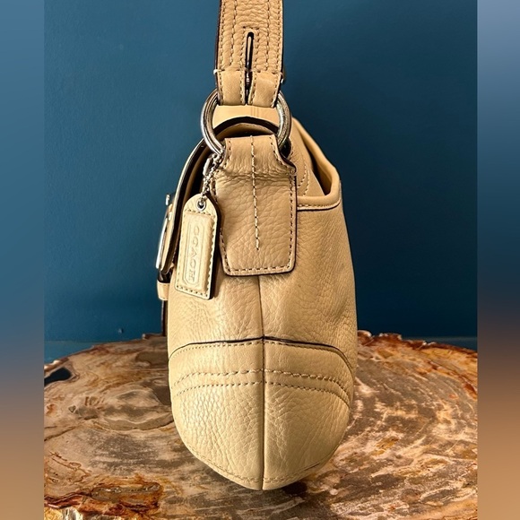 Coach Medium Soho Flap Taupe Beige Leather F10910 EUC - Picture 10 of 17